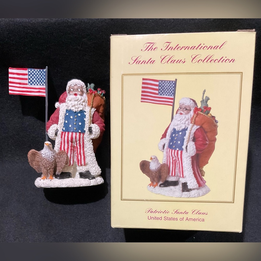 PATRIOTIC USA International SANTA Claus 2002 SC62 Christmas